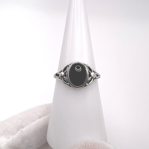 Cabochon Black Onyx .925 Sterling Silver Ring